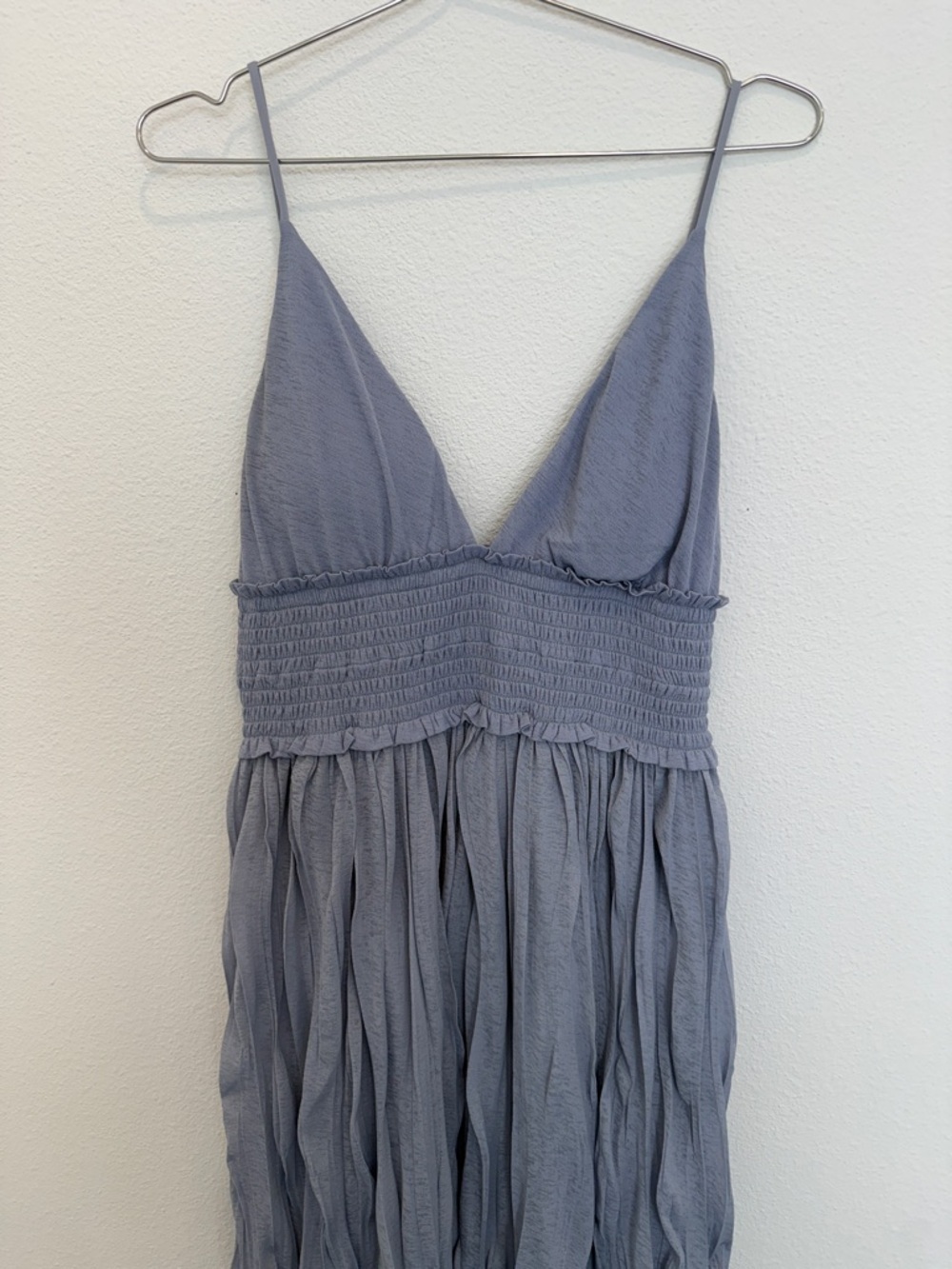 Love Bonito Aviette Padded Crinkled Maxi Dress - Picture 5 of 7